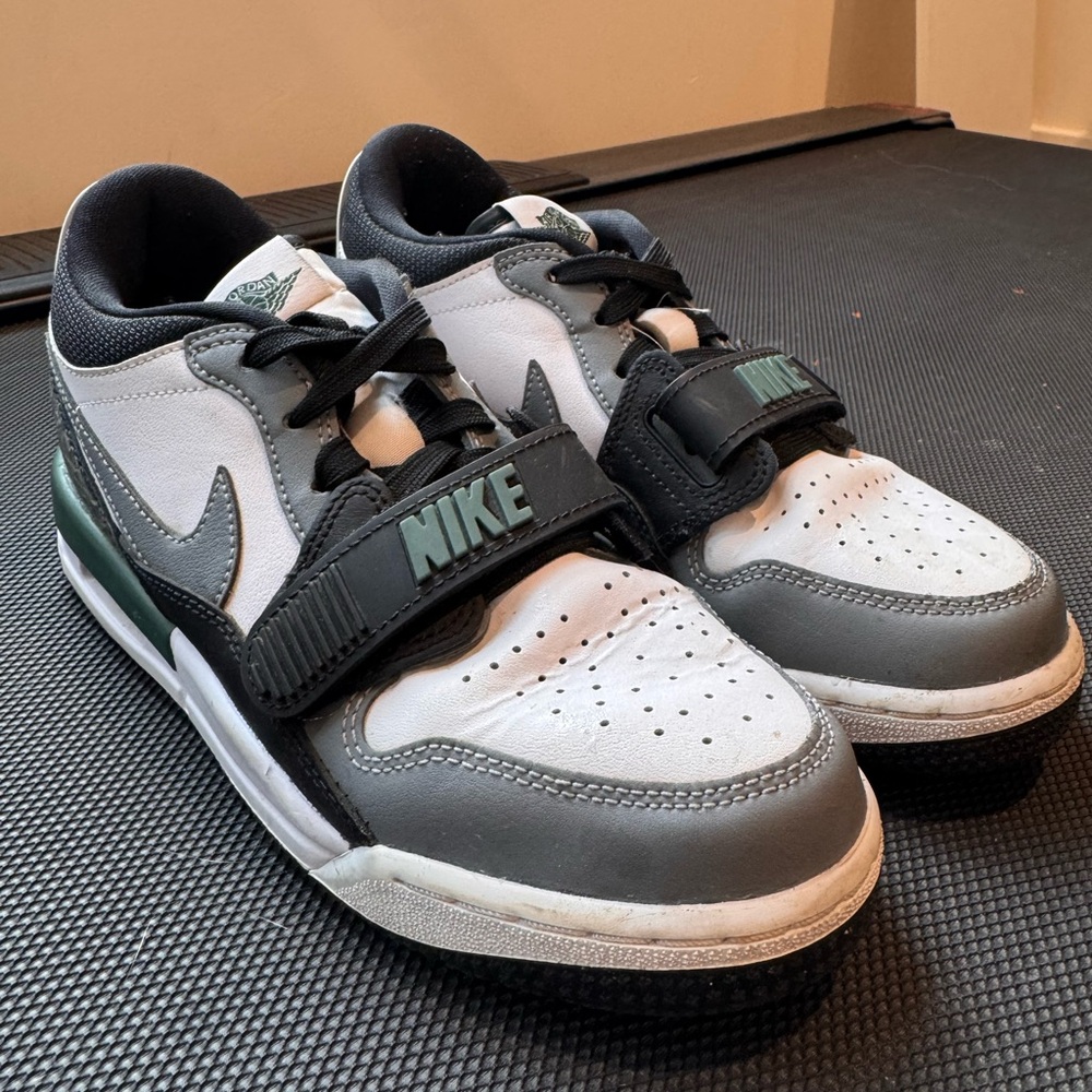 Nike Youth Air Jordan Legacy 312